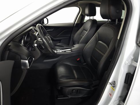 Used 2018 Jaguar F-PACE Prestige image 16