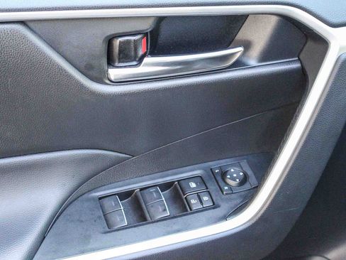 Used 2024 Toyota RAV4 XLE image 26