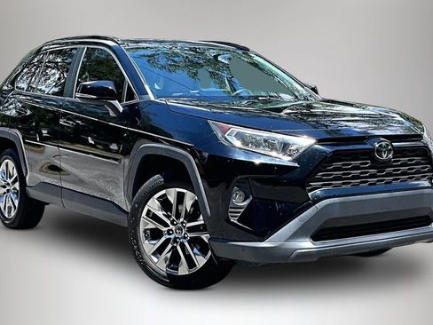 Used 2019 Toyota RAV4 XLE Premium FWD image 2