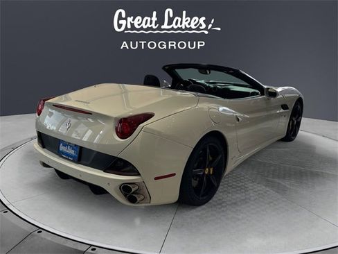 Used 2014 Ferrari California image 5