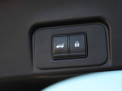 Used 2023 Nissan Rogue SV w/ SV Premium B Package image 21