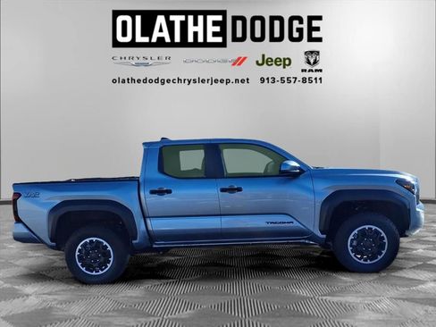 Used 2025 Toyota Tacoma SR5 image 29