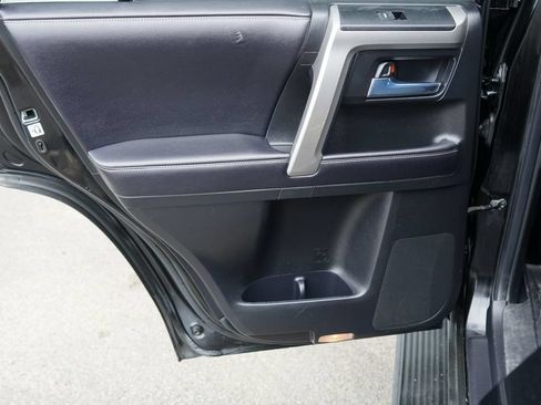 Used 2018 Toyota 4Runner SR5 AWD/4WD image 26