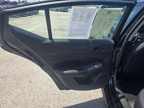 Used 2024 Nissan Altima 2.5 SV w/ SV Premium Package FWD image 32