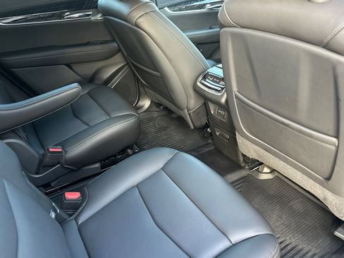 Used 2025 Cadillac XT6 Premium Luxury w/ Technology Package image 19