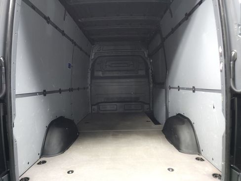 Used 2024 Mercedes-Benz Sprinter 2500 image 24