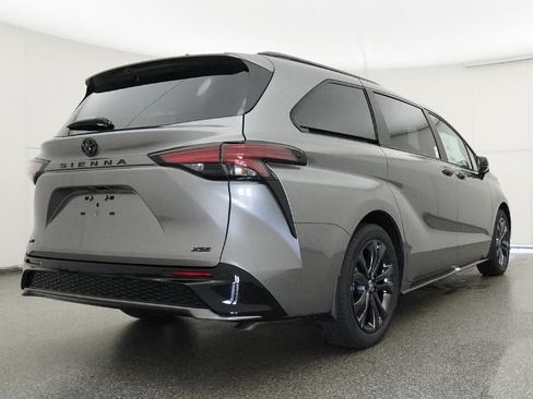 New 2026 Toyota Sienna XSE FWD image 24