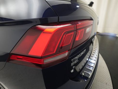 Used 2021 Volkswagen Tiguan SEL image 33