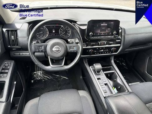 Used 2024 Nissan Pathfinder SV FWD image 9