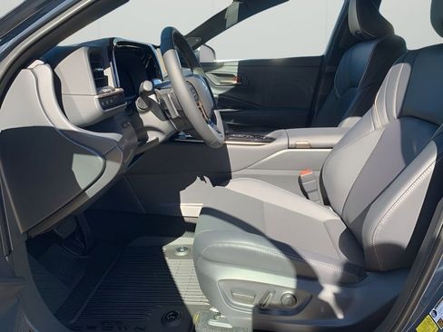 New 2025 Toyota Crown Signia Limited image 9