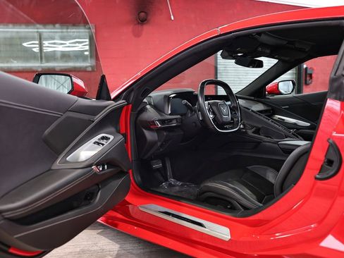 Used 2021 Chevrolet Corvette Stingray Coupe w/ Engine Appearance Package image 26