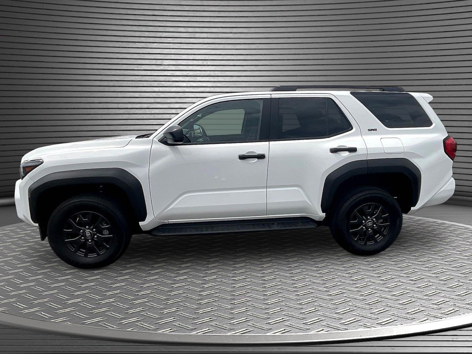 Used 2025 Toyota 4Runner SR5 AWD/4WD image 4