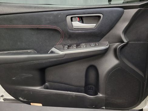 Used 2015 Toyota Camry XSE image 21