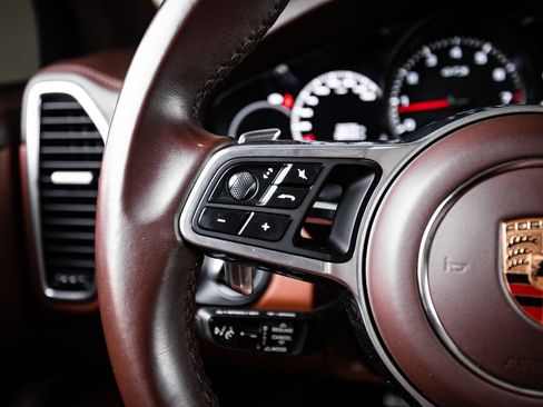 Certified 2023 Porsche Cayenne GTS AWD/4WD image 17