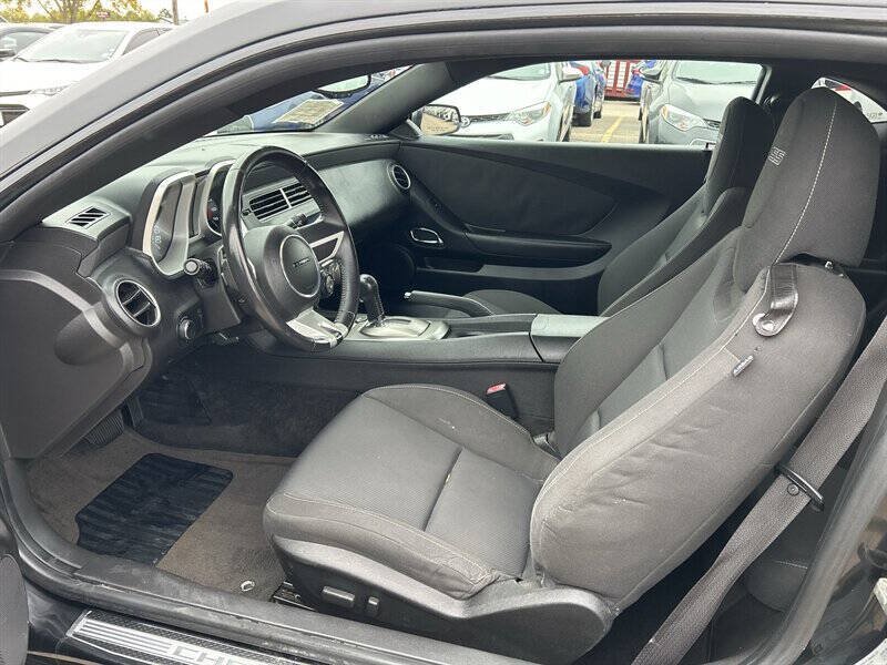 Used 2010 Chevrolet Camaro SS w/ RS Package RWD image 10
