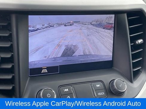 Certified 2023 GMC Acadia SLT image 10