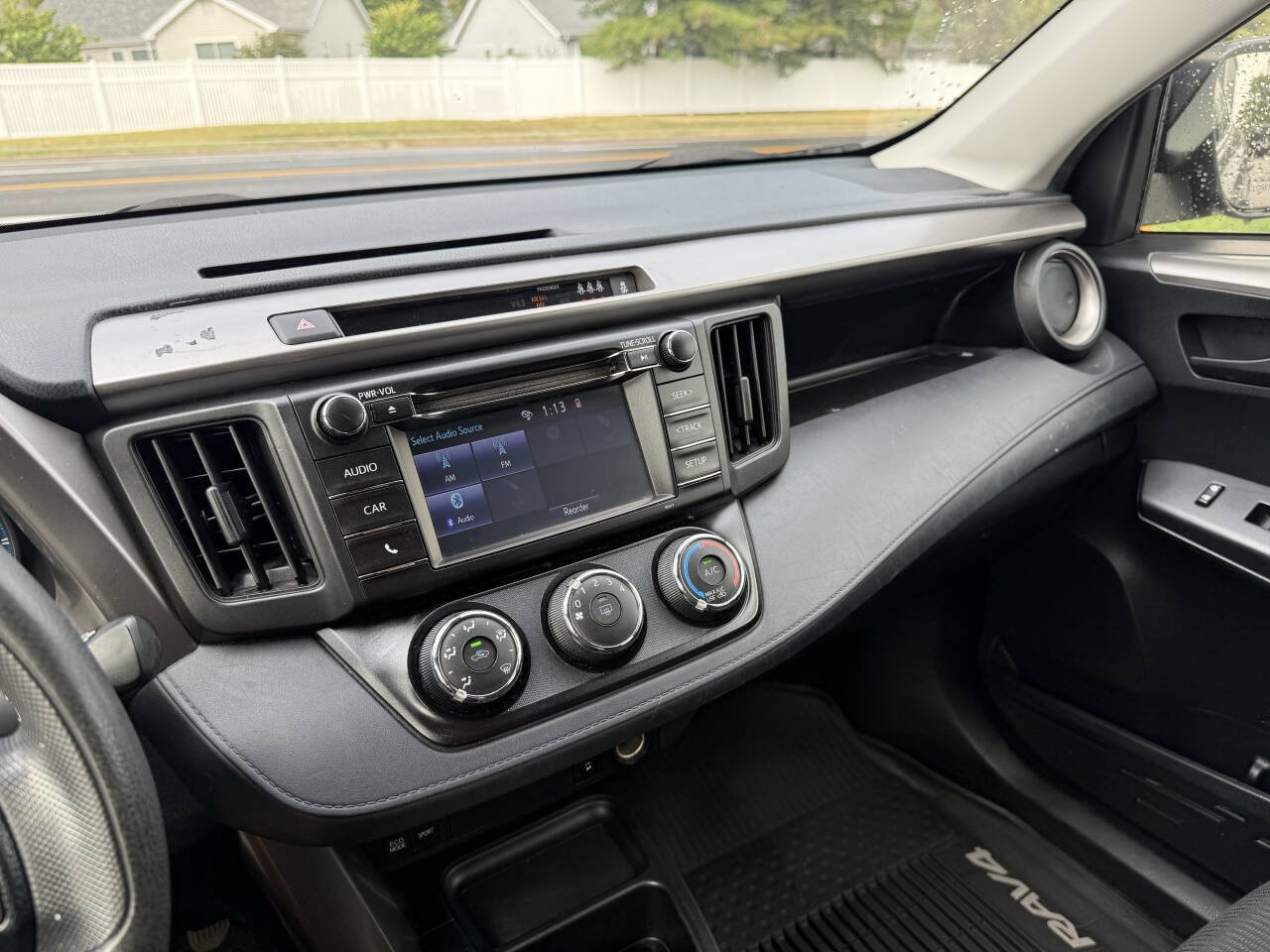 Used 2017 Toyota RAV4 LE AWD/4WD image 19