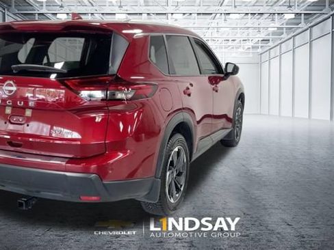 Used 2024 Nissan Rogue SV w/ SV Premium Package AWD/4WD image 9