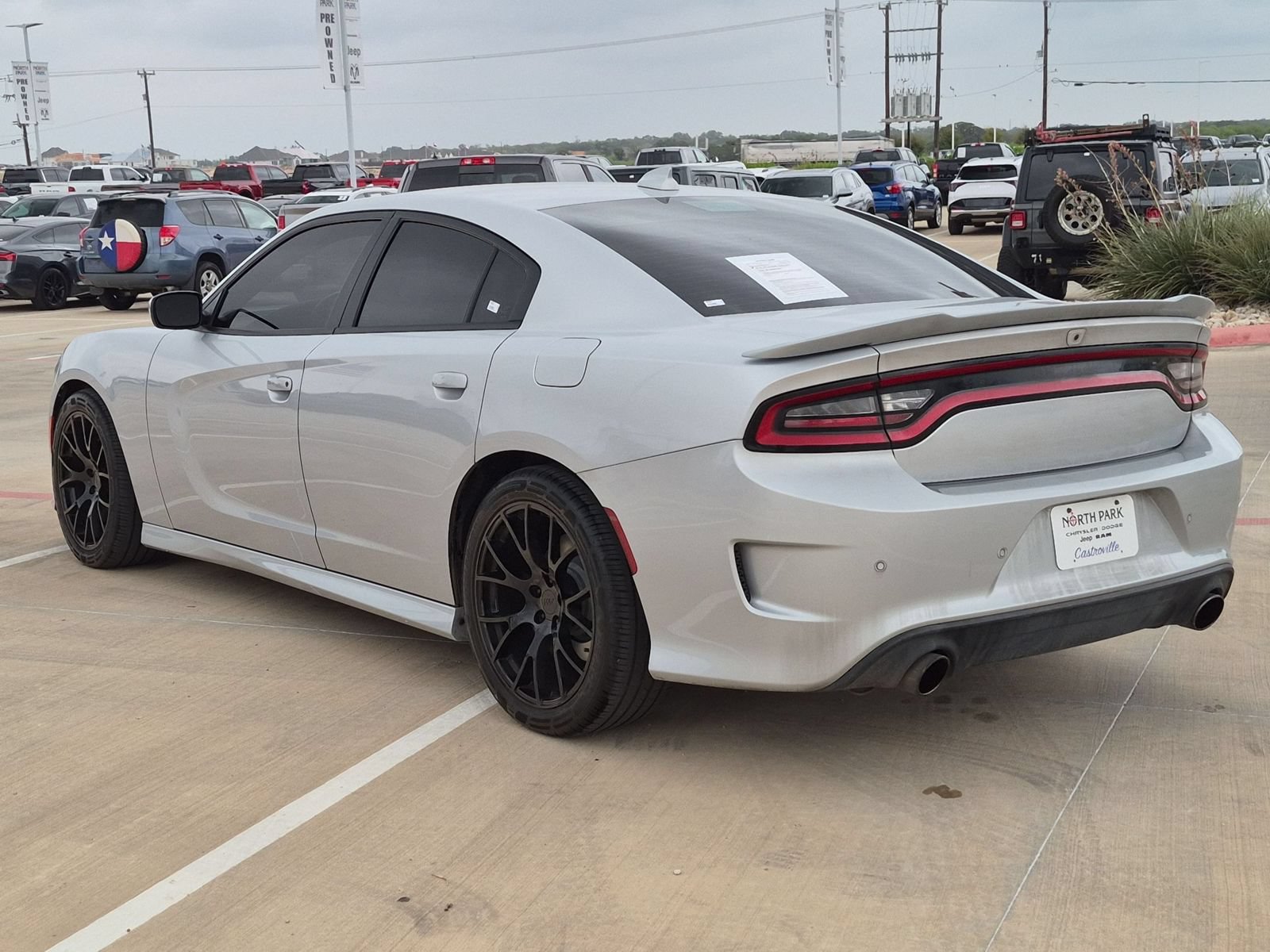 Used 2022 Dodge Charger R/T w/ Performance Handling Group RWD image 5