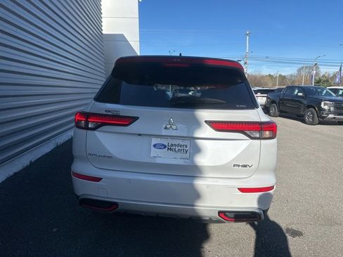 Used 2023 Mitsubishi Outlander Ralliart image 4