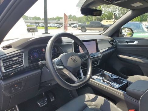Certified 2025 Volkswagen Atlas Cross Sport SEL Premium R-Line AWD/4WD image 18