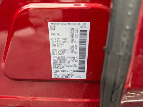 Used 2024 Nissan Pathfinder Platinum FWD image 31