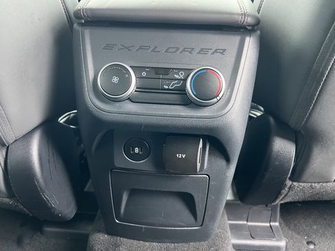 Used 2025 Ford Explorer Active w/ Active Comfort Package image 27