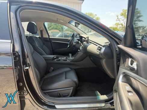Used 2025 Genesis G70 2.5T RWD image 22