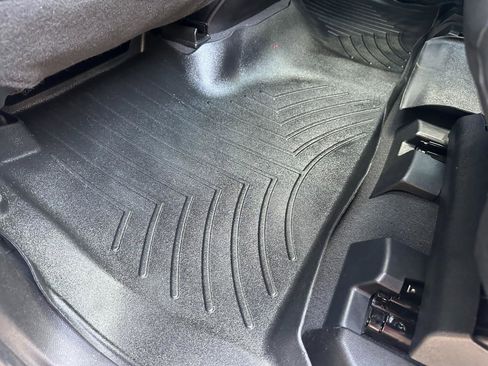 Used 2023 GMC Yukon XL AT4 image 20