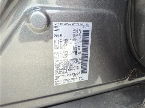 Used 2017 Nissan Rogue SV FWD image 30