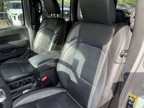 Used 2021 Jeep Wrangler Unlimited Sahara image 15