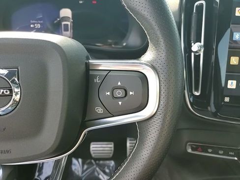 Used 2021 Volvo XC40 P8 Recharge w/ Advanced Package image 17