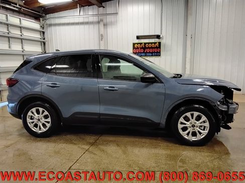 Used 2025 Ford Escape Active image 2