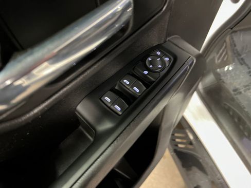 Certified 2023 Chevrolet Silverado 1500 Custom image 17