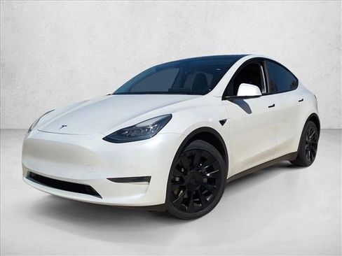 Used 2021 Tesla Model Y Long Range image 1
