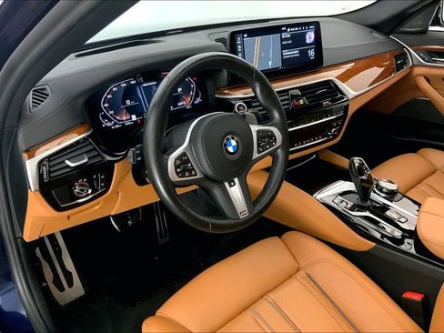 Used 2023 BMW M550i xDrive w/ Executive Package image 21