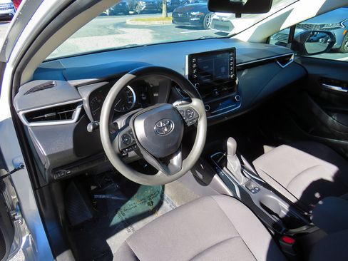 Used 2020 Toyota Corolla LE w/ LE Premium Package image 12