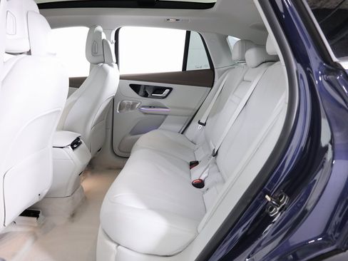 Certified 2023 Mercedes-Benz EQE 350+ 4MATIC SUV w/ Exclusive Trim Package image 43