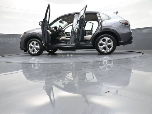 Used 2023 Honda HR-V LX image 47