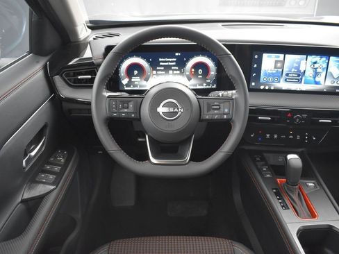 New 2026 Nissan Kicks SR w/ Cold Weather Package image 13