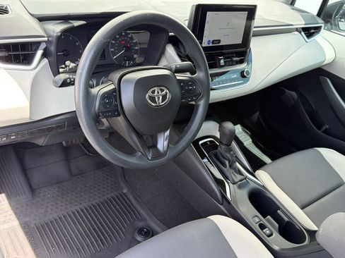 Used 2023 Toyota Corolla LE FWD image 4