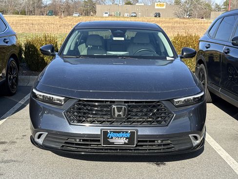 Used 2024 Honda Accord Touring image 3