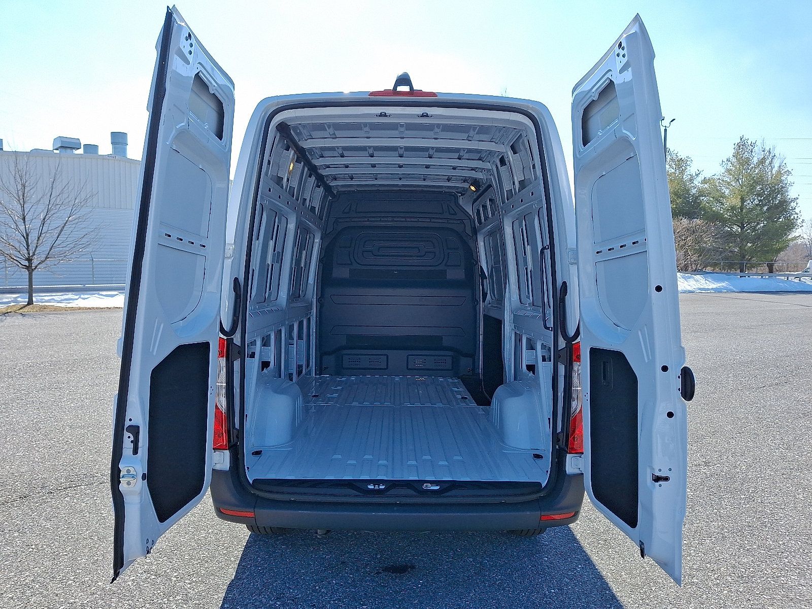 Used 2025 Mercedes-Benz Sprinter 2500 image 9