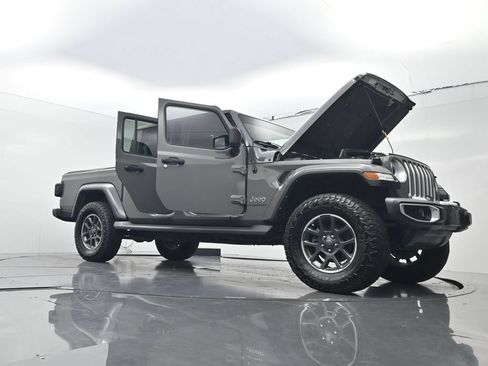 Used 2022 Jeep Gladiator Overland w/ Cold Weather Group AWD/4WD image 32