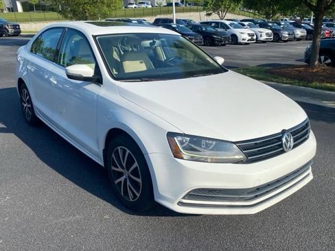 Used 2017 Volkswagen Jetta SE FWD image 13