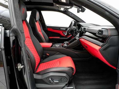 Used 2022 Lamborghini Urus image 33