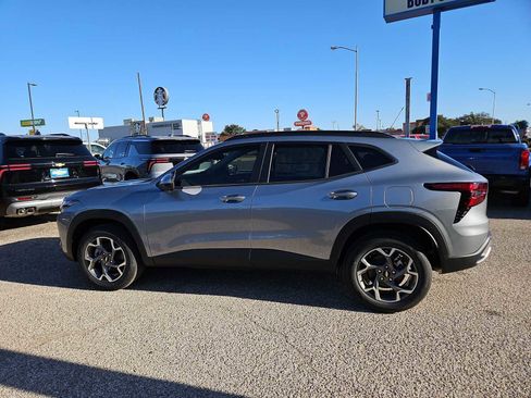 Used 2026 Chevrolet Trax LT w/ Driver Confidence Package FWD image 5