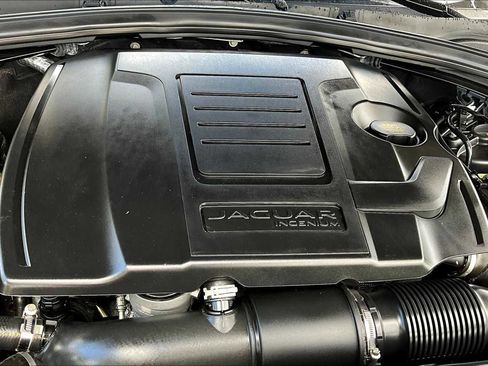 Used 2019 Jaguar F-PACE Premium image 63