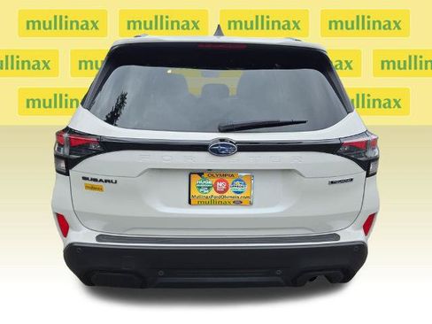 Used 2025 Subaru Forester Touring AWD/4WD image 5