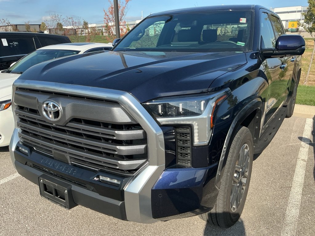 Used 2025 Toyota Tundra Limited AWD/4WD image 3